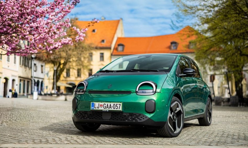 Nov model elektrišnega twinga, ki ga izdeluje Revoz v Novem mestu. Leto 2026.