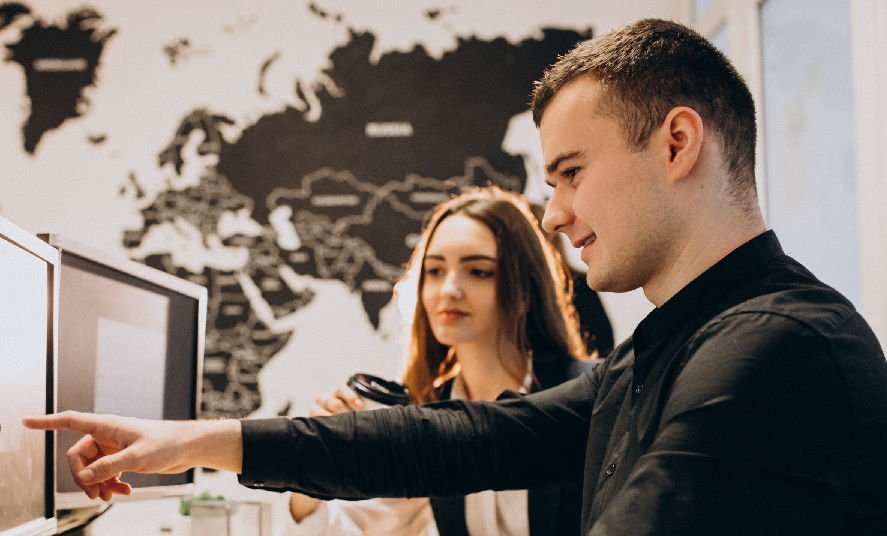 Dekorativna slika za program subvencije za zaposlitev: Hitrejši vstop mladih na trg dela