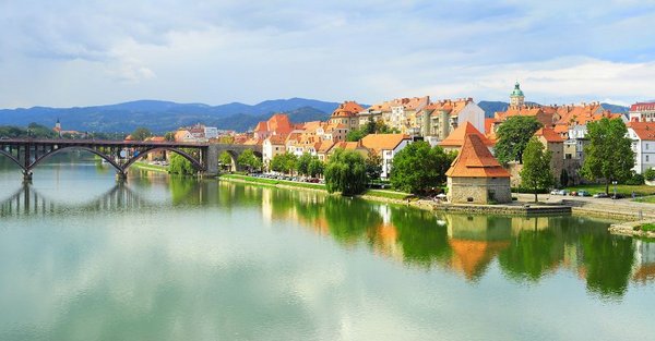 Dekorativna slika: panorama Maribora