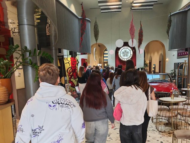 Devetošolci spoznavajo poklice in delo na področju hotelirstva in turizma, v okviru dvodnevnega dogodka Plac priložnosti 15. in 16. oktobra 2026 v Kopru.