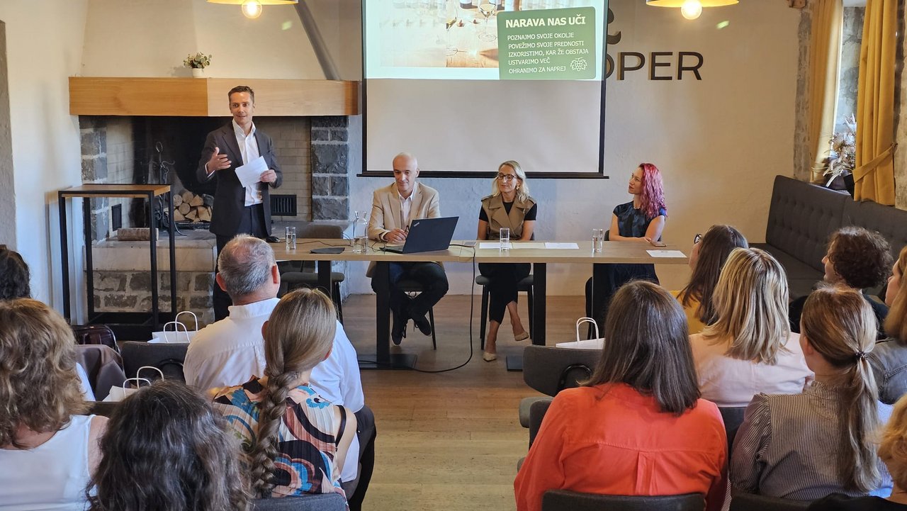 Od sodelovanja do zaposlitve: srečanje deležnikov Obalno-kraške regije v okviru projekta UPFARM, ki ga izvajamo na Zavodu RS za zaposlovanje, 15. septembra 2026, v prostorih Vinakoper.