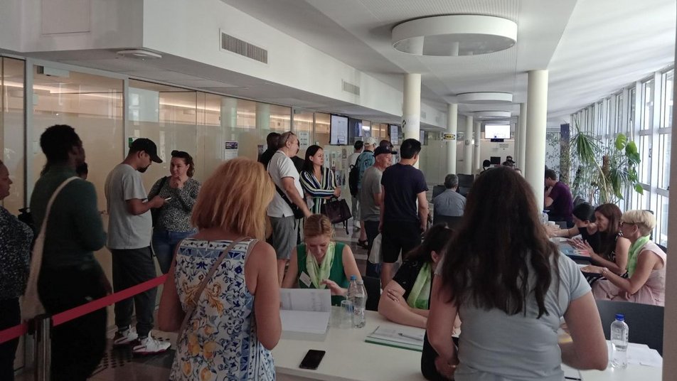 Dobro obiskan zaposlitveni sejem za iskalce zaposlitve z migrantskim ozadjem, zavod za zaposlovanje, Območna služba Ljubljana, 19. junija 2025