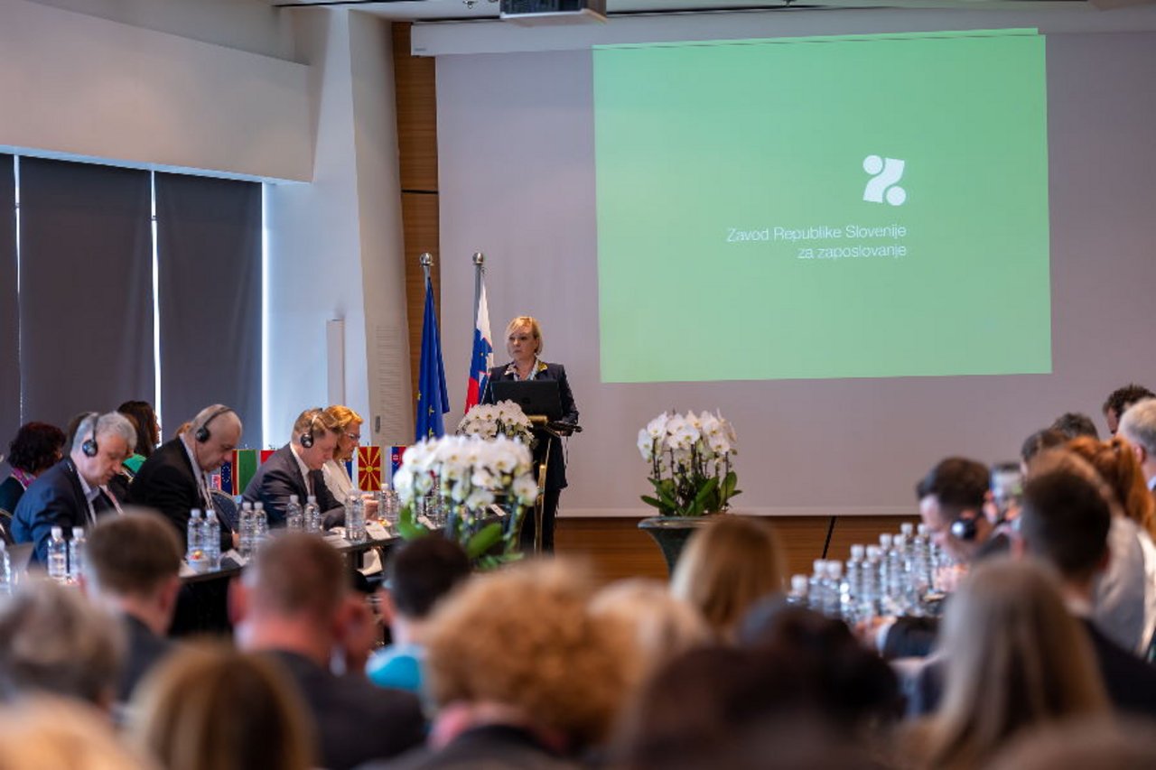 Konferenca Delovne migracije Greta Metka Barbo Škerbinc, v. d. generalne direktorice Zavoda RS za zaposlovanje, na mednarodni konferenci o delovnih migracijah in zaščiti delavcev, Ljubljana, 19. april 2023.