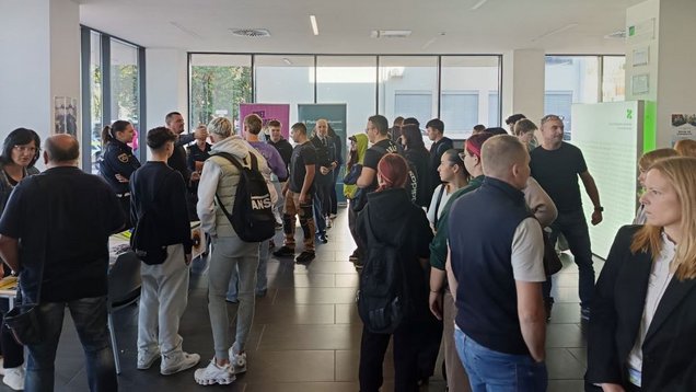 Udeleženci zaposlitveno-kariernega sejma Želim se zaposliti v Novi Gorici, 14. oktobra 2026, v organizaciji Območne službe Nova Gorica Zavoda Republike Slovenije za zaposlovanje. Lokacija: Medpodjetniški izobraževalni center.