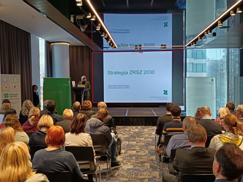 Greta Metka Barbo Škerbinc, generalna direktorica, Zavod Republike Slovenije za zaposlovanje, na konferenci Poklici in kompetence do leta 2039, Ljubljana, 10. novembra 2025.