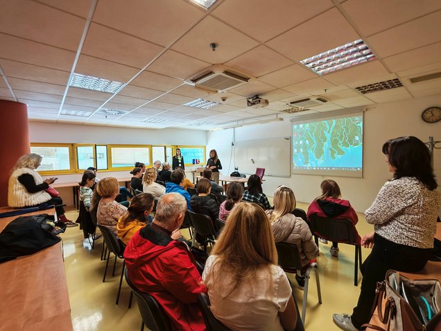 Udeleženci delavnice s področja razvoja kariere, v okviru Regijskega karierno-zaposlitvenega dneva zaTE 22. oktobra 2026 v Novem mestu, v organizaciji Območne službe Novo mesto Zavoda Republike Slovenije za zaposlovanje in Razvojno-izobraževalnega centra Novo mesto.