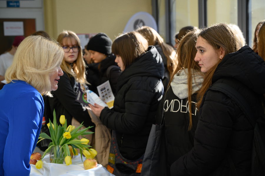 Razstavljavci in obiskovalci Kariernega piknika, v organizaciji Območne službe Celje, zavod za zaposlovanje, Celje, Celjski dom, 25. januarja 2024